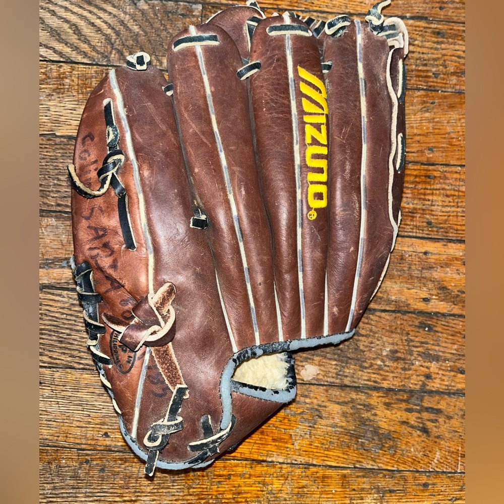 Mizuno MVP 1357 Victory Premier 12.5” Baseball Softball Glove RHT